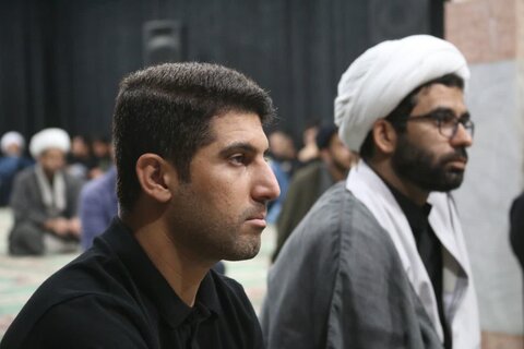 تصاویر/برگزاری مراسم عزاداری هفتمین شب محرم درمدرسه علمیه صاحب‌الزمان ایلام