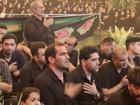 تصاویر/ آیین باشکوه عزاداری حضرت ابا عبدالله الحسین(ع)در امامزاده هادی(ع) فین کاشان