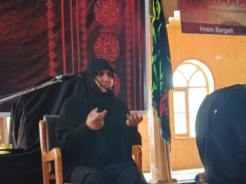 والدین مربی بنیں ورنہ مغربی میڈیا ہمارے بچوں کی تربیت کرے گا، خانم شمائلہ زینب