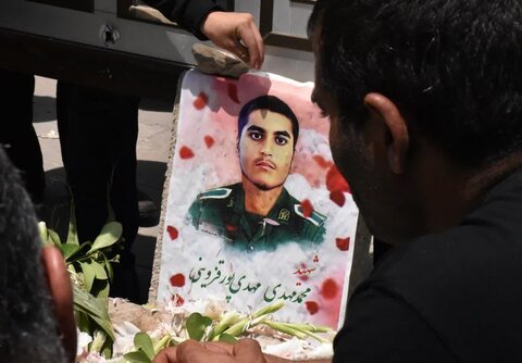 تصاویر / مراسم تشییع شهید مدافع وطن در قزوین