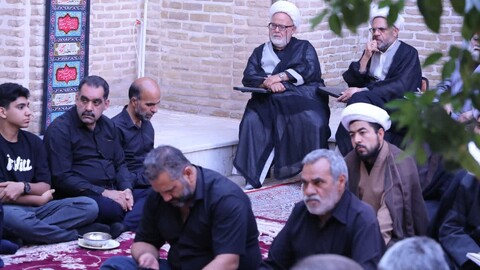 برگزاری مراسم عزاداری اباعبدالله الحسین علیه السلام در روز هفتم محرم در مدرسه علمیه شفیعیه