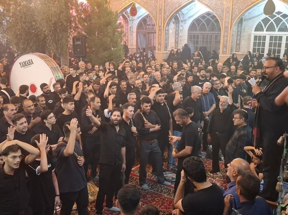 فیلم | مراسم عزاداری دهه اول محرم در هیئت مبارکه سجادی فین کاشان