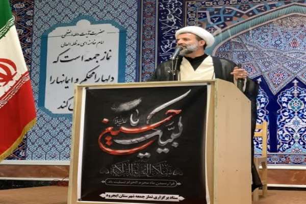 عاشورا، الگوی مبارزه سیاسی مذهبی با ظلم است