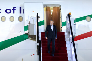 دکتر پزشکیان وارد شهر خانکندی جمهوری آذربایجان شد