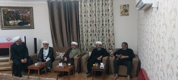 دیدار مدیر حوزه علمیه هرمزگان با خانواده شهید آذربادگان
