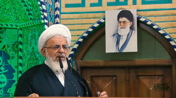 ملت ایران استوار و امیدوار در مسیر اهداف بزرگ ایستاده‌اند