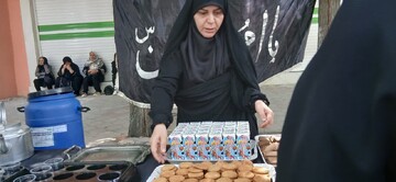 تصاویر/ برگزاری ایستگاه صلواتی توسط کادر مدرسه علمیه الهیه ساوه