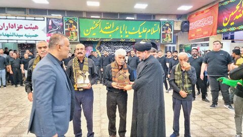 تصاویر/ تجلیل از پیرغلامان حسینی در گناوه