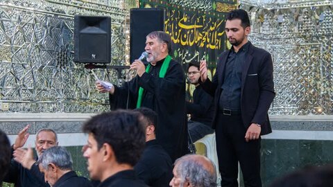تصاویر/سوگواره شب هشتم عزاداری هیئات مذهبی آران وبیدگل در حرم مطهر پیام‌آور واقعه عاشورا به ایران