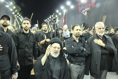 تصاویر/ حضور مدیر کل اوقاف و امور خیریه استان آذربایجان شرقی در  جمع عزاداران حسینی و شاه حسین گویان تبریز