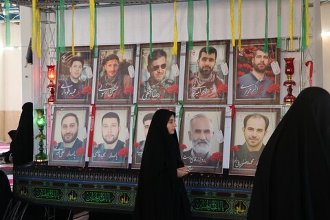 تصاویر/ اجتماع بزرگ دخترانه "من دختر حسینم"  در شهرستان زنجان