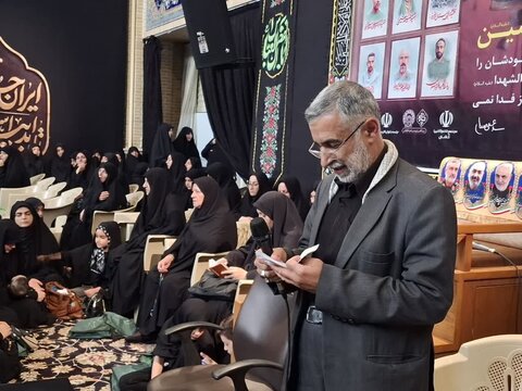 تصاویر/ اجتماع بزرگ بانوان کاشانی در گرامی داشت شهدای مبارزه با اسرائیل منطقه کاشان