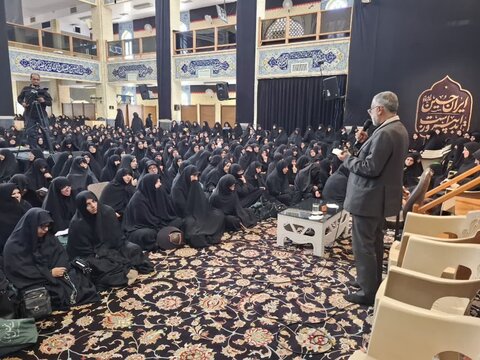 تصاویر/ اجتماع بزرگ بانوان کاشانی در گرامی داشت شهدای مبارزه با اسرائیل منطقه کاشان