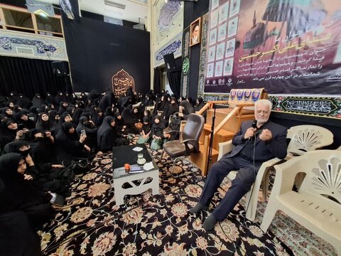 تصاویر/ اجتماع بزرگ بانوان کاشانی در گرامی داشت شهدای مبارزه با اسرائیل منطقه کاشان