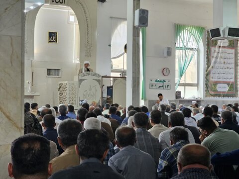 تصاویر/سخنرانی حجت‌الاسلام والمسلمین دکتر پورذهبی در نماز جمعه مریوان