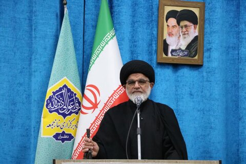 تصاویر/ اقامه نماز جمعه در شهرستان دهلران