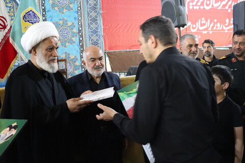 آیین بزرگداشت و تجلیل از خانواده های شهدای سرافراز خوزستان در تجاوز رژیم صهیونیستی