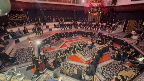 تصاویر / مراسم عزاداری دهه اول ماه محرم در هیئت ورزش های زورخانه ای و کشتی پهلوانی استان قم