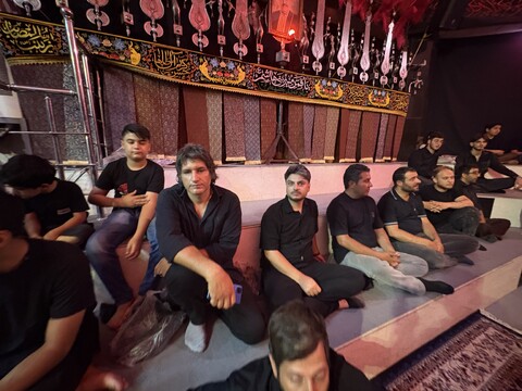 تصاویر / مراسم عزاداری دهه اول ماه محرم در هیئت ورزش های زورخانه ای و کشتی پهلوانی استان قم