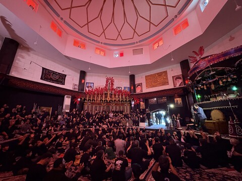 تصاویر / مراسم عزاداری دهه اول ماه محرم در هیئت ورزش های زورخانه ای و کشتی پهلوانی استان قم