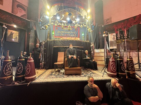 تصاویر / مراسم عزاداری دهه اول ماه محرم در هیئت ورزش های زورخانه ای و کشتی پهلوانی استان قم