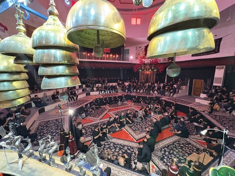 تصاویر / مراسم عزاداری دهه اول ماه محرم در هیئت ورزش های زورخانه ای و کشتی پهلوانی استان قم