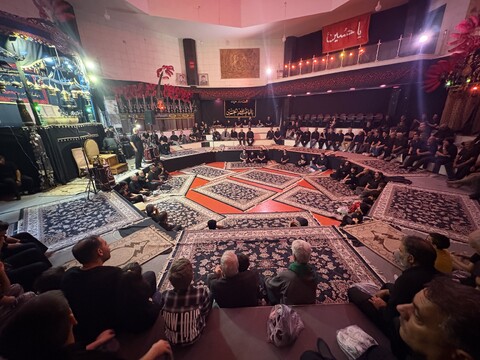 تصاویر / مراسم عزاداری دهه اول ماه محرم در هیئت ورزش های زورخانه ای و کشتی پهلوانی استان قم