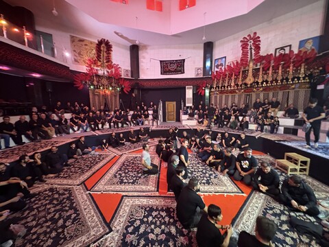 تصاویر / مراسم عزاداری دهه اول ماه محرم در هیئت ورزش های زورخانه ای و کشتی پهلوانی استان قم