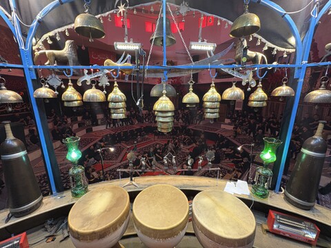 تصاویر / مراسم عزاداری دهه اول ماه محرم در هیئت ورزش های زورخانه ای و کشتی پهلوانی استان قم