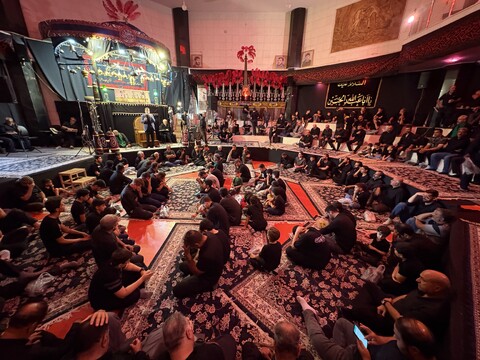 تصاویر / مراسم عزاداری دهه اول ماه محرم در هیئت ورزش های زورخانه ای و کشتی پهلوانی استان قم