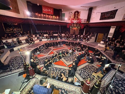 تصاویر / مراسم عزاداری دهه اول ماه محرم در هیئت ورزش های زورخانه ای و کشتی پهلوانی استان قم