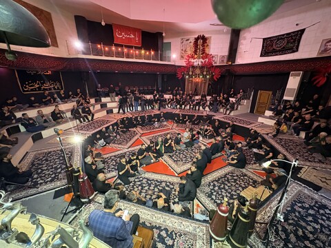 تصاویر / مراسم عزاداری دهه اول ماه محرم در هیئت ورزش های زورخانه ای و کشتی پهلوانی استان قم