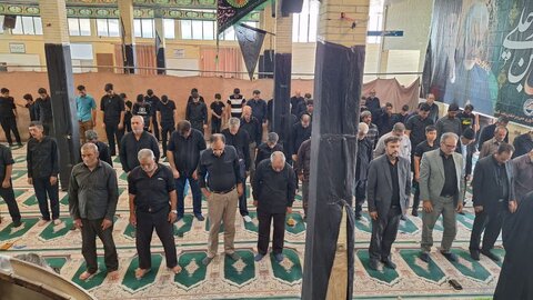 تصاویر/ اقامه نماز جمعه بلورد