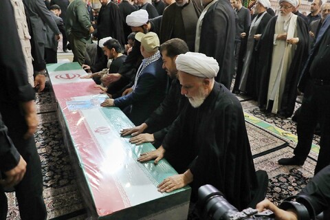 تصاویر/  تشییع پیکر سرلشگر محمد سعید ایزدی و جانباز شهید محمد آقازیارتی
