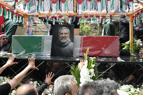 تصاویر/  تشییع پیکر سرلشگر محمد سعید ایزدی و جانباز شهید محمد آقازیارتی