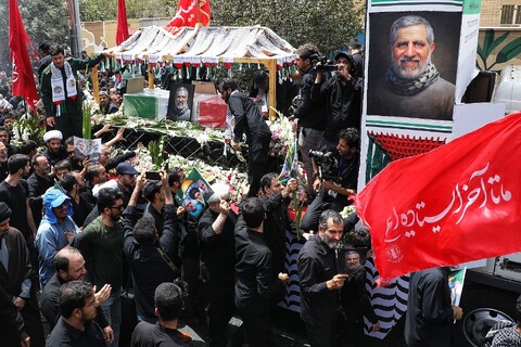 تصاویر/  تشییع پیکر سرلشگر محمد سعید ایزدی و جانباز شهید محمد آقازیارتی