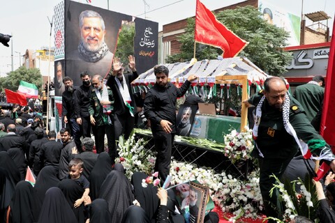 تصاویر/  تشییع پیکر سرلشگر محمد سعید ایزدی و جانباز شهید محمد آقازیارتی