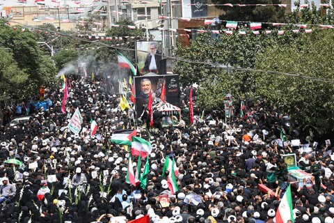 تصاویر/  تشییع پیکر سرلشگر محمد سعید ایزدی و جانباز شهید محمد آقازیارتی