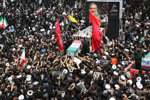 تصاویر/  تشییع پیکر سرلشگر محمد سعید ایزدی و جانباز شهید محمد آقازیارتی
