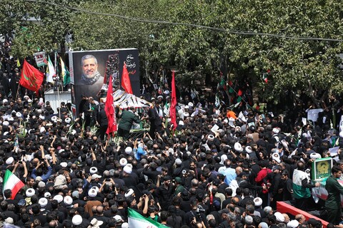 تصاویر/  تشییع پیکر سرلشگر محمد سعید ایزدی و جانباز شهید محمد آقازیارتی