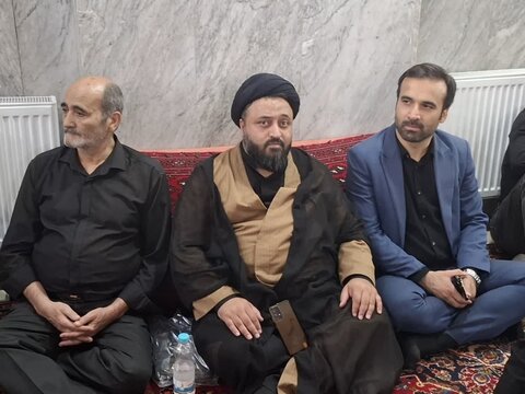 تصاویر/مراسم یادبود شهید سیدمصطفی ساداتی ارمکی و خانواده ایشان در زادگاهش
