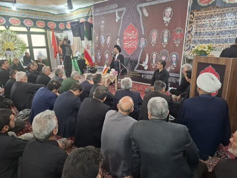 تصاویر/مراسم یادبود شهید سیدمصطفی ساداتی ارمکی و خانواده ایشان در زادگاهش