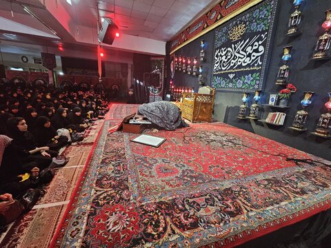 اجتماع بزرگ بنات الحسین علیه‌السلام به همت هیأت نرجسانه در همدان برگزار شد