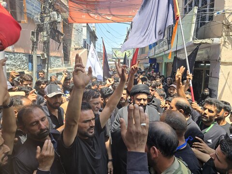 انجمنِ شرعی شیعیانِ جموں وکشمیر کے تحت آٹھویں محرم کا جلوس برآمد