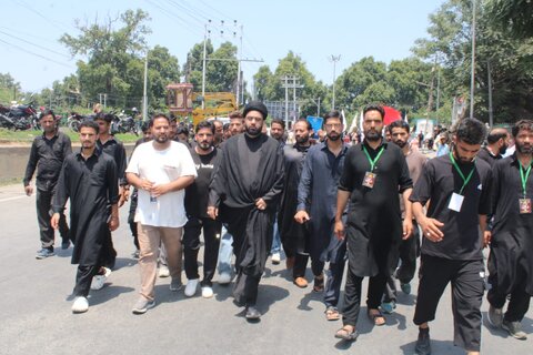انجمنِ شرعی شیعیانِ جموں وکشمیر کے تحت آٹھویں محرم کا جلوس برآمد