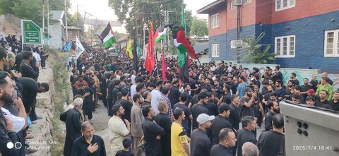 انجمنِ شرعی شیعیانِ جموں وکشمیر کے تحت آٹھویں محرم کا جلوس برآمد