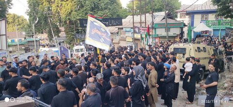 انجمنِ شرعی شیعیانِ جموں وکشمیر کے تحت آٹھویں محرم کا جلوس برآمد