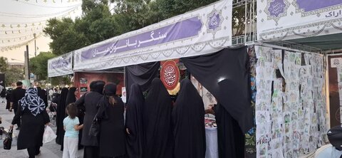 تصاویر/ فعالیت طلاب و اساتید مدرسه علمیه الزهرا (س) اراک در پیاده راه امیرکبیر در دهه اول محرم