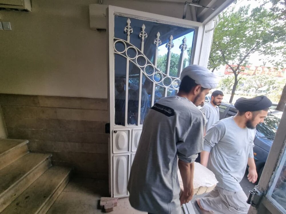 حضور طلاب و روحانیون تبلیغی در محل یادمان شهدای جنگ تحمیلی ۱۲ روزه