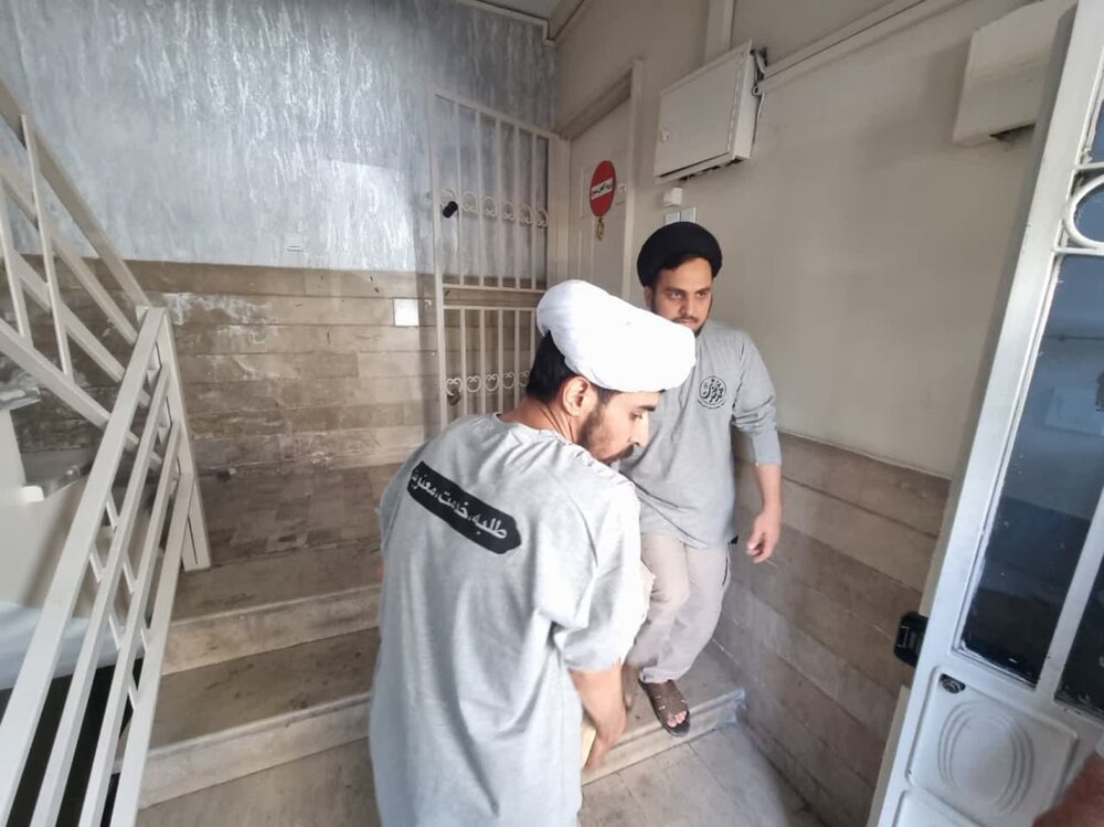 حضور طلاب و روحانیون تبلیغی در محل یادمان شهدای جنگ تحمیلی ۱۲ روزه